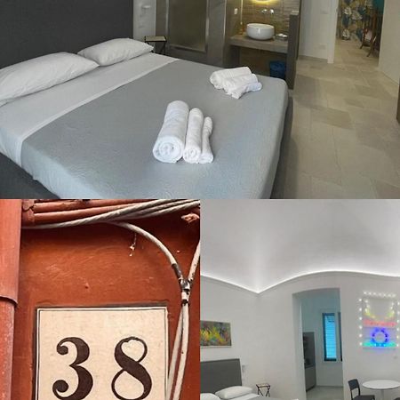Civico 38 - Le Tre Chiavi Hotel Бари Екстериор снимка